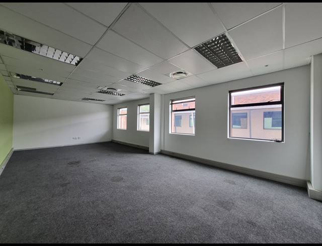 850M² OFFICE TO LET IN SUNNINGHILL